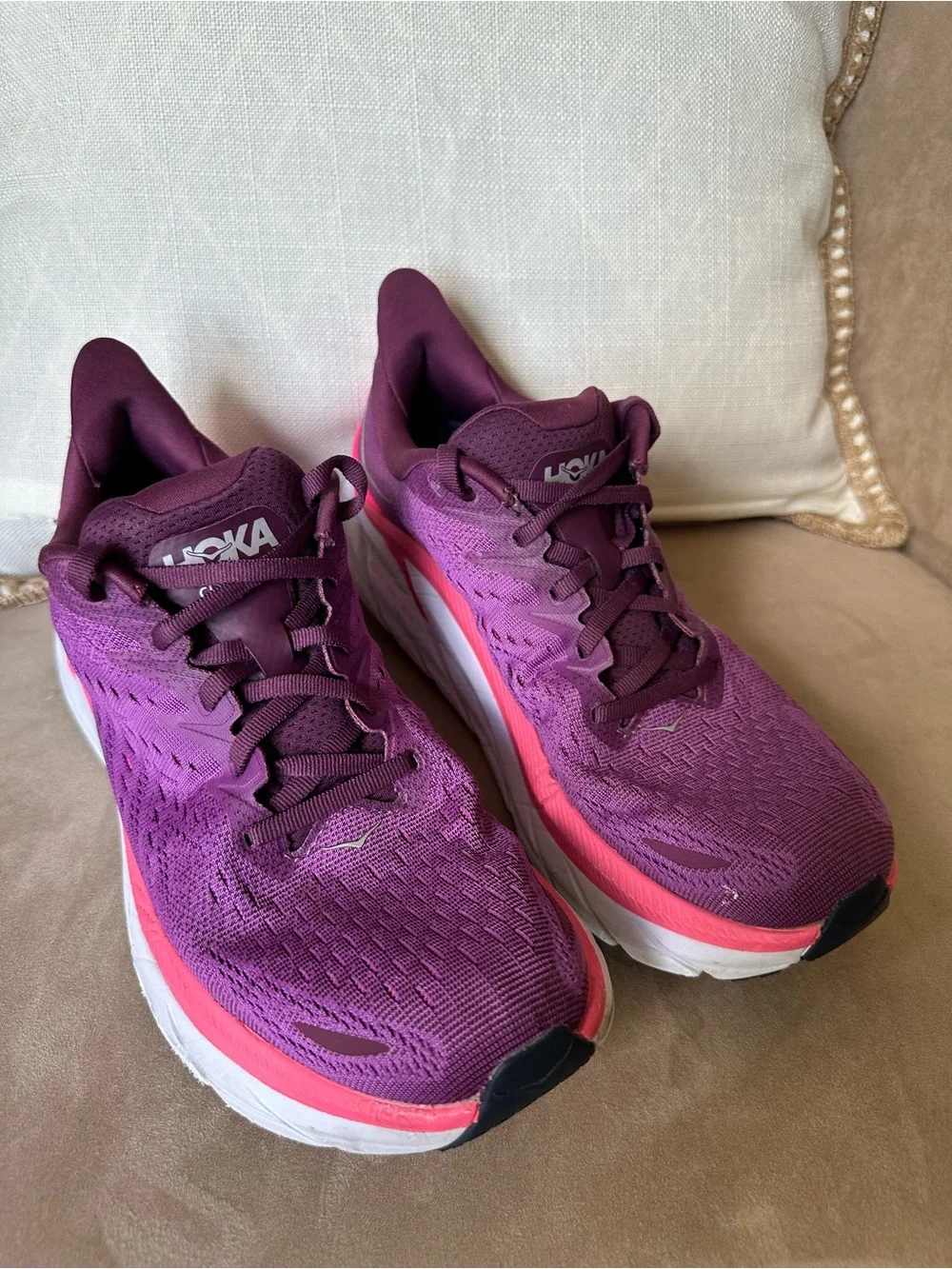 Hoka Women's Clifton 8 Purple and Pink Road Running Shoe size 10